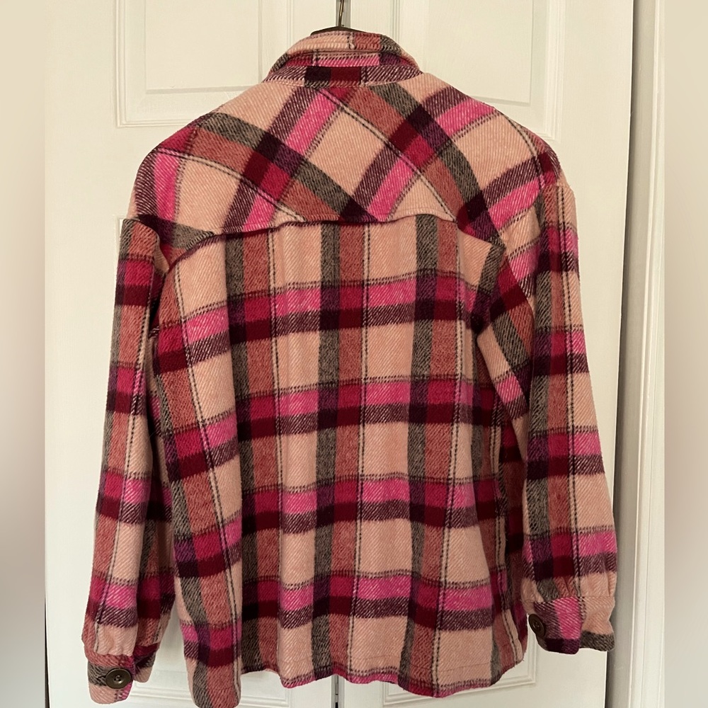 Fall medium weight Plaid Shacket - Picture 2 of 4